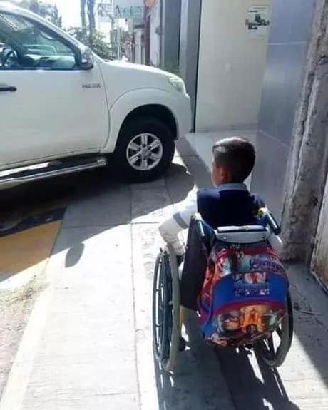 Aparcar en una plaza reservada a discapacitados: excusas a lo inexcusable