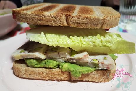 FIAMBRE DE POLLO Y BACON CON PISTACHOS