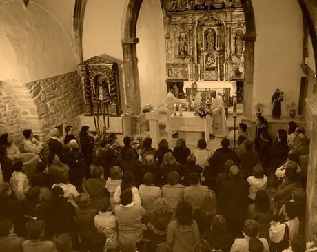 La Procesión más larga de España en el puente de Mayo, Liébana. La Santuca. culto a la santuca - liebana