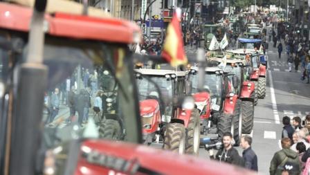 La resistencia al sanchismo crece, pasa al ataque y debilita al gobierno