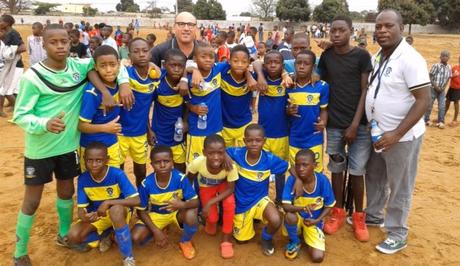 Video Motivacional parte-3. Homenaje a los Infantiles de la Escuela de Fútbol AFA Angola