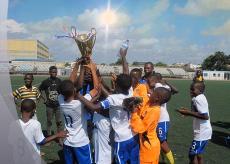 Video Motivacional parte-3. Homenaje a los Infantiles de la Escuela de Fútbol AFA Angola