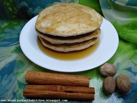 CRÊPES AMÉRICAINES AUX ÉPICES / SPICED PANCAKES / PANQUEQUES CON ESPECIAS / فطائر(بانكيك) متبلة