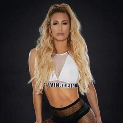 Carmella y Bayley juntas