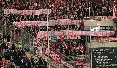 王者官网首页-拜仁霍村暂停事件全程回顾!横幅引争议,球员一度退赛,聊天收尾 王者官网首页-拜仁霍村暂停事件全程回顾!横幅引争议,球员一度退赛,聊天收尾