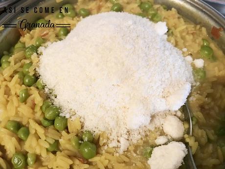 Risotto con guisantes y jamón