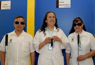 BRINDAN TERAPEUTAS INVIDENTES REHABILITACIÓN EN EL CENTRO DE REHABILITACIÓN Y EDUCACIÓN ESPECIAL