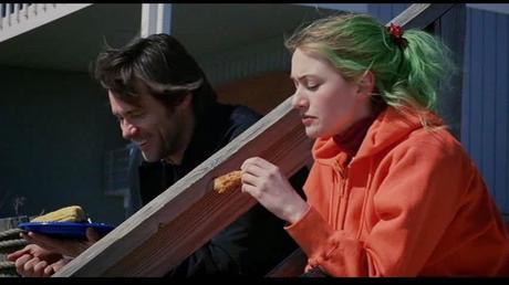 Eternal Sunshine of the Spotless Mind:  ¿por qué el cabello de Clementine cambia de color todo el tiempo?