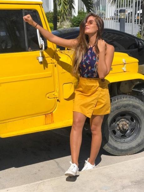 Falda Negra Con Botones Adelante