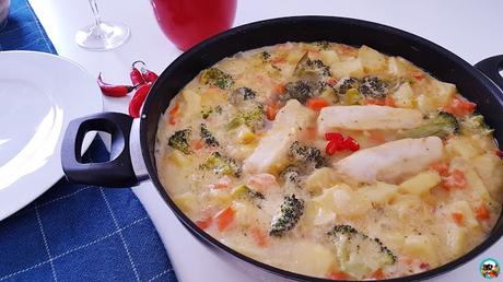 Cazuela de merluza y langostinos