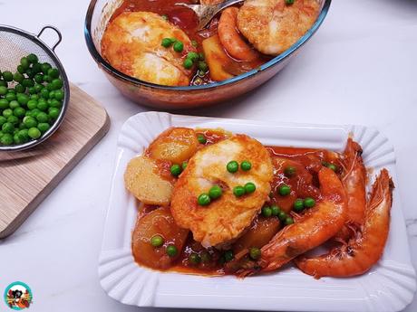 Cazuela de merluza y langostinos