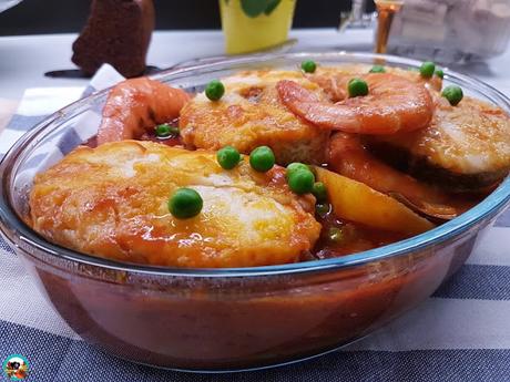 Cazuela de merluza y langostinos