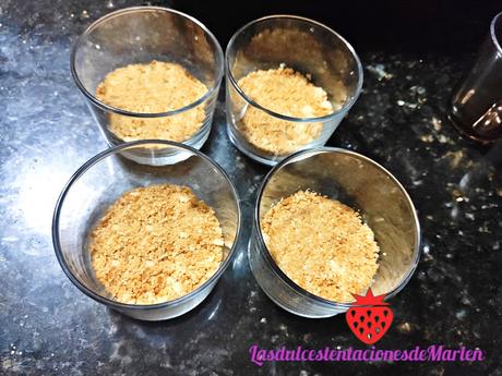 Vasitos de Tarta de Queso con Fresas Vasitos de Tarta de Queso con Fresas