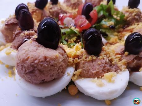 Huevos rellenos de atún