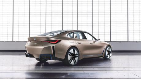 BMW i4: Los salones cierran pero los nuevos conceptos no se detienen.