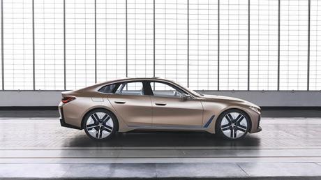 BMW i4: Los salones cierran pero los nuevos conceptos no se detienen.