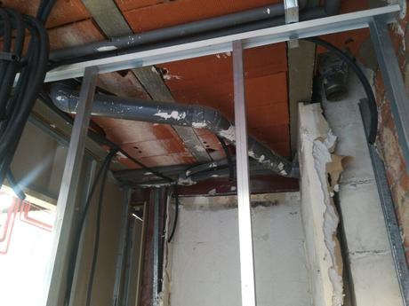 MANOS A LA OBRA: ¿Se puede mover un baño? Saneamiento descolgado