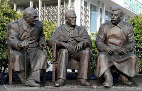 SEGUNDA GUERRA MUNDIAL, REUNIONES Y CONFERENCIAS QUE PREPARARON LA PAZ (V): YALTA SEGUNDA GUERRA MUNDIAL, REUNIONES Y CONFERENCIAS QUE PREPARARON LA PAZ (V): YALTA