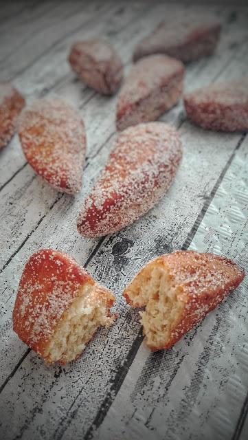 BUÑUELOS DE ALMENDRA