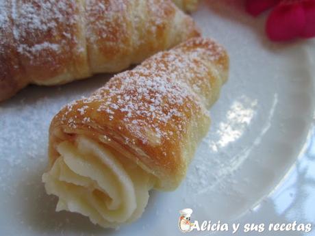 BARQUILLOS RELLENOS DE CREMA PASTELERA