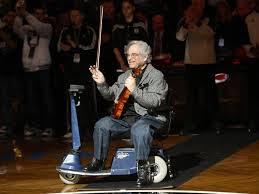 CON LO QUE NOS QUEDA. La chispa de Antonio Rojas en honor al violinista Itzhak Perlman CON LO QUE NOS QUEDA. La chispa de Antonio Rojas en honor al violinista Itzhak Perlman