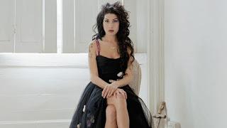 Amy Winehouse en Todos somos sospechosos