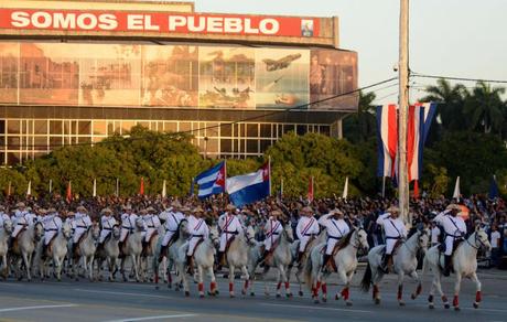 Desfile Militar por el Anviersario 60 de las FAR y Desembarco del Yate Granma