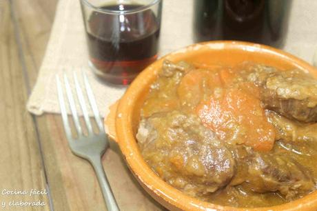 CARRILLERAS DE CERDO CON VINO DE NARANJA, A BAJA TEMPERATURA