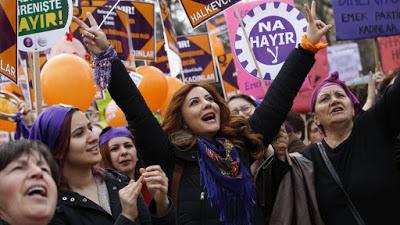 El movimiento feminista toma las calles y las 10 españolas más influyentes en la lucha feminista. El movimiento feminista toma las calles y las 10 españolas más influyentes en la lucha feminista.