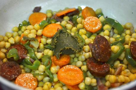 Potaje de garbanzos con chorizo y quinoa