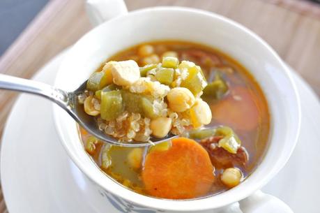 Potaje de garbanzos con chorizo y quinoa