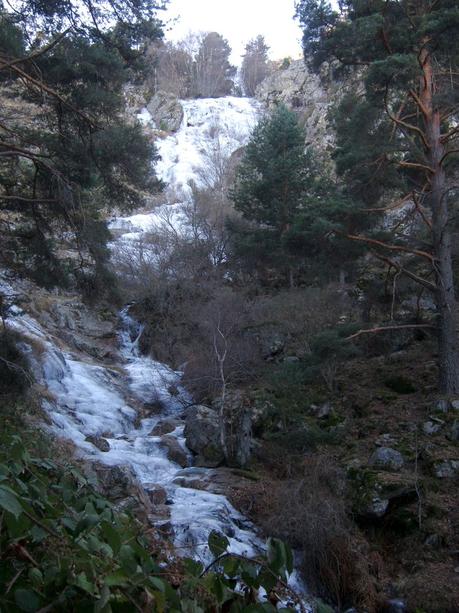 Chorrera de Mojonovalle y abedular de Canencia. Ruta fácil en la Sierra de Guadarrama (Madrid)