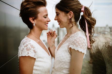Dos novias y un boda boho chic dos novias fotografia boda LGTB urbana boho chic