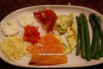 ROLLOS RELLENOS DE JAMON Y DE SALMON