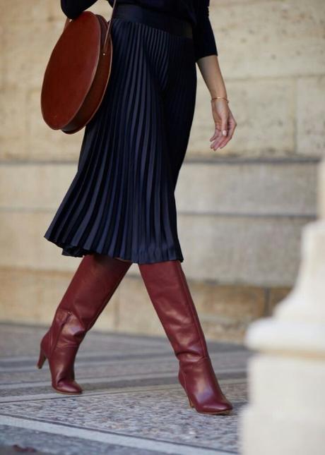 Combinar Falda Plisada Con Botas