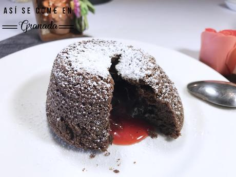 Coulant de chocolate y fresas