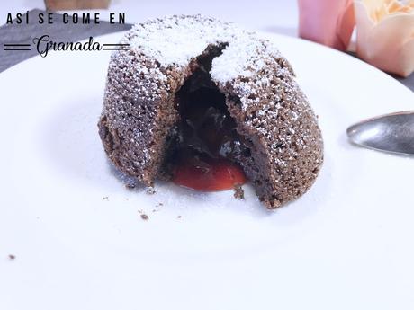 Coulant de chocolate y fresas