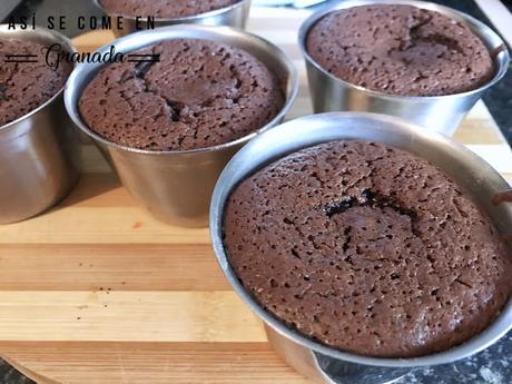 Coulant de chocolate y fresas