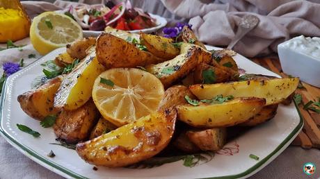 Papas asadas con tomate y romero Papas asadas con tomate y romero