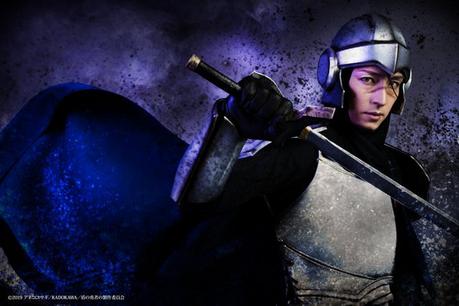 Nuevas artes visuales de la obra teatral ''Tate no Yuusha no Nariagari'', con el elenco principal