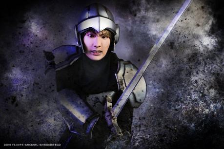 Nuevas artes visuales de la obra teatral ''Tate no Yuusha no Nariagari'', con el elenco principal