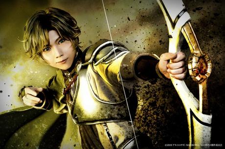 Nuevas artes visuales de la obra teatral ''Tate no Yuusha no Nariagari'', con el elenco principal