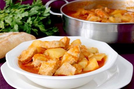 GUISO DE POTAS CON PATATAS Y GUISANTES