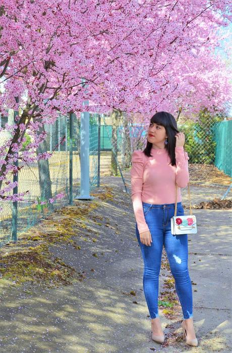 Top de canalé con mangas abullonadas