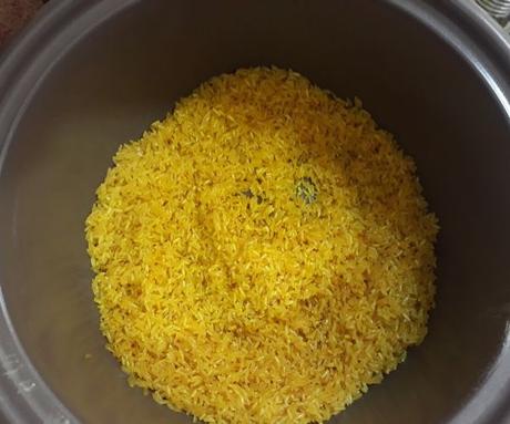 Arroz amarillo con pollo a la soya