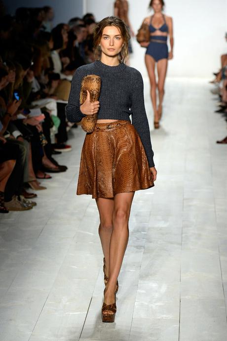 Combinar Falda Tubo Cuero Negra