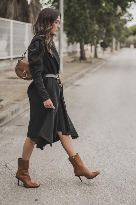 BACK TO BLACK: LA IMPORTANCIA DE LOS ACCESORIOS BACK TO BLACK: LA IMPORTANCIA DE LOS ACCESORIOS