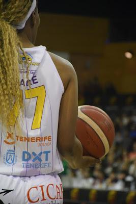 Galería de clics del Valencia Basket-CB Clarinos (cuartos de final de la Copa de la Reina de Salamanca)