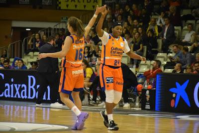 Galería de clics del Valencia Basket-CB Clarinos (cuartos de final de la Copa de la Reina de Salamanca)