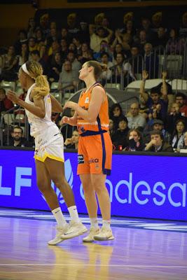 Galería de clics del Valencia Basket-CB Clarinos (cuartos de final de la Copa de la Reina de Salamanca)